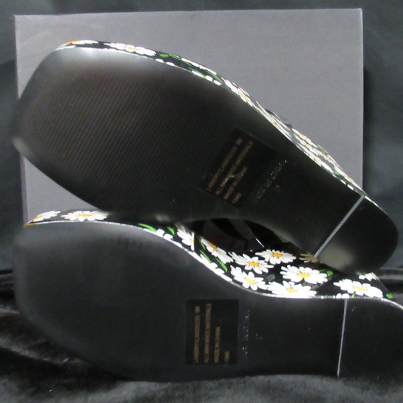 Betsey Johnson Black and White Floral Platform Sandals - Picture 10 of 13